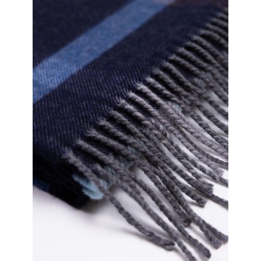 Fular din lana albastru cu franjuri