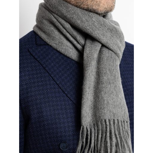 Fular din lana gri cu franjuri