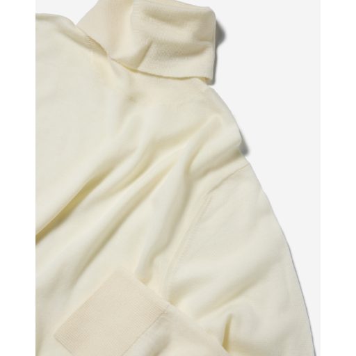 pulover alb barbati pe gat